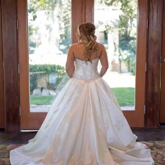 COPY - Wedding dress Allure bridal 9003 - Picture 5 of 6